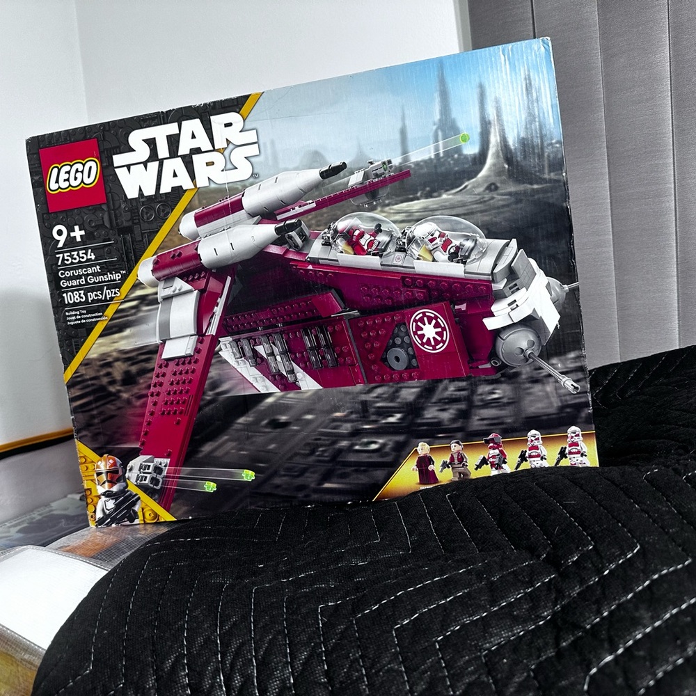 LEGO Star Wars Coruscant Guard Gunship
Set 75354